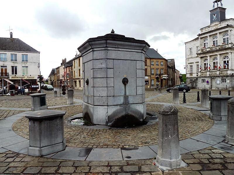 Le Bastion Apartment Rocroi ภายนอก รูปภาพ