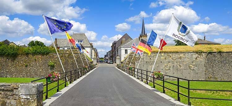 Le Bastion Apartment Rocroi ภายนอก รูปภาพ